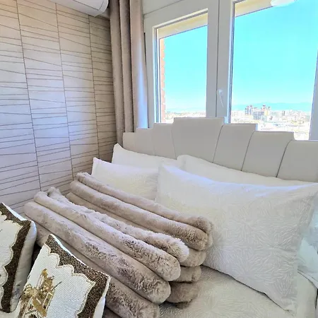 The Eighth Horizon - Skyview Prestige Apartamento
