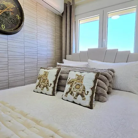 The Eighth Horizon - Skyview Prestige